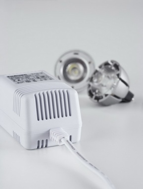 LED konvenční transformátor 230/12V 20VA-1